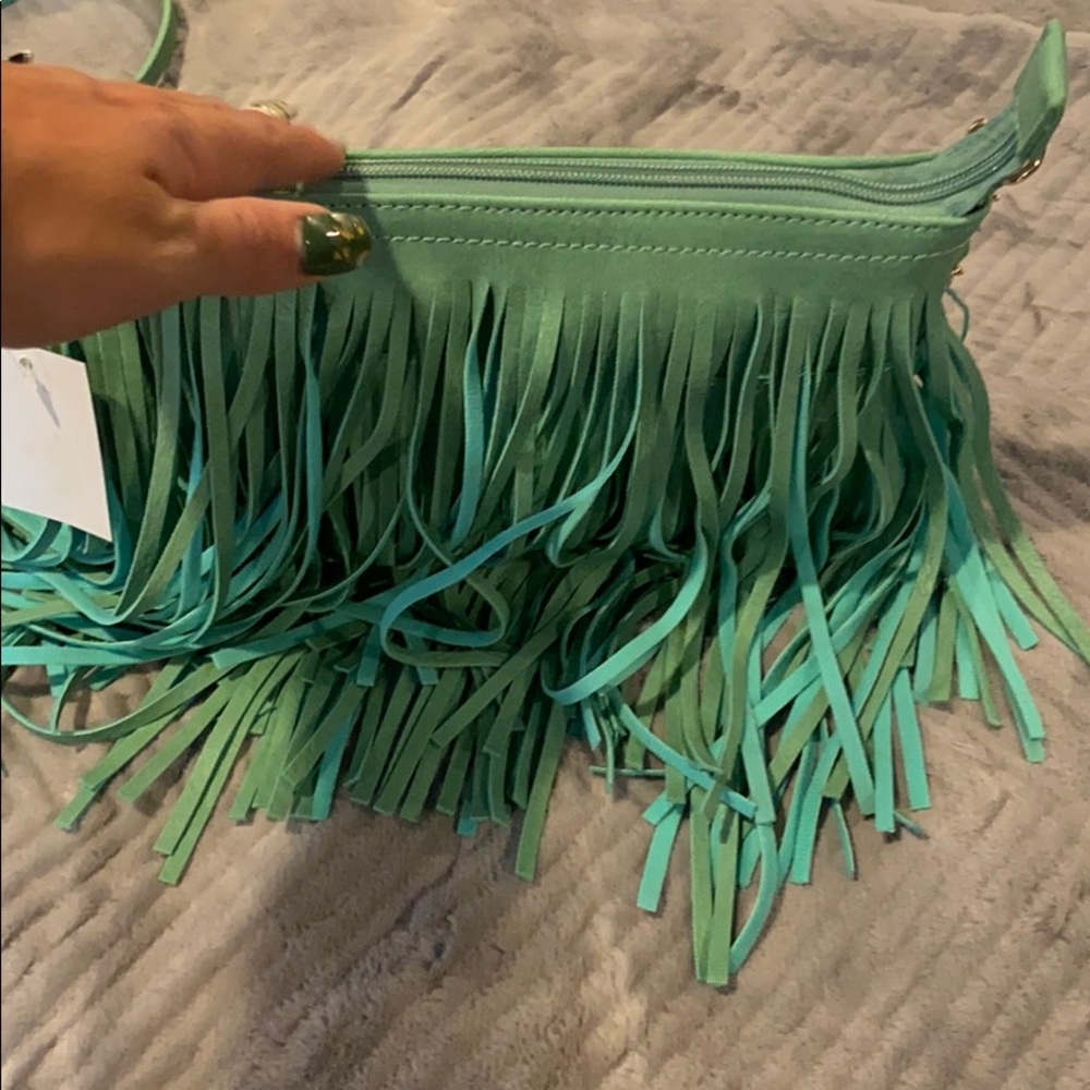 Fringe crossbody - Picture 4 of 4